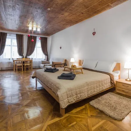 Luxury With Rynok Square View Apartament Lwów