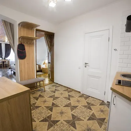 Luxury With Rynok Square View * リヴィウ