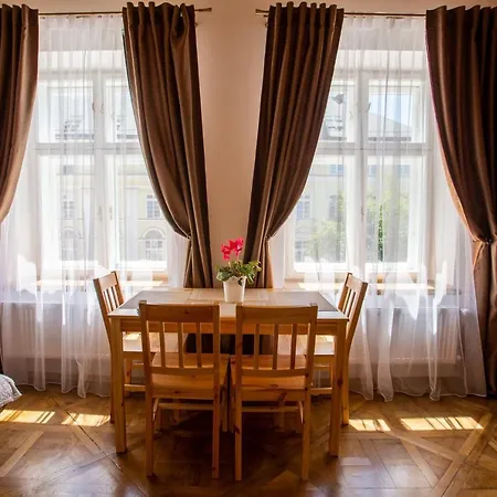 Luxury With Rynok Square View リヴィウ