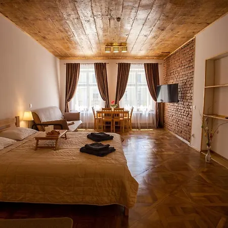 Luxury With Rynok Square View Apartment Lviv