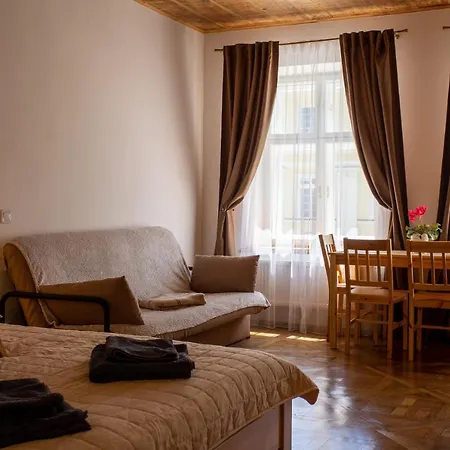 Luxury With Rynok Square View * リヴィウ