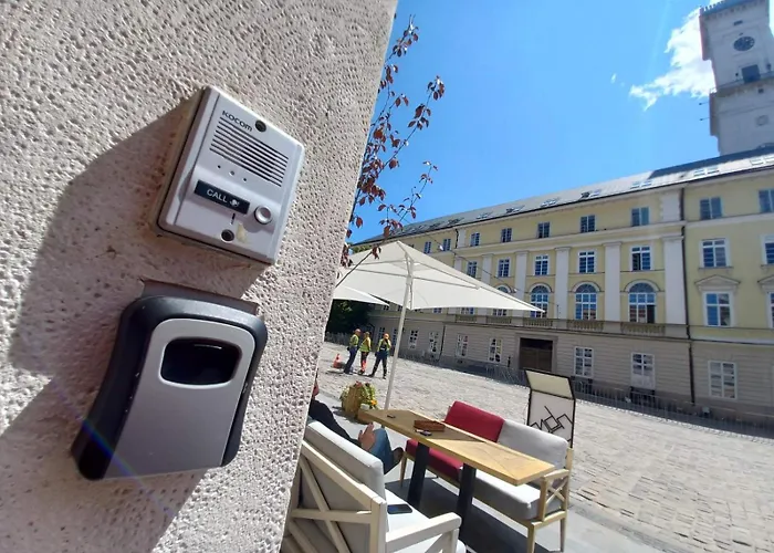 Luxury With Rynok Square View